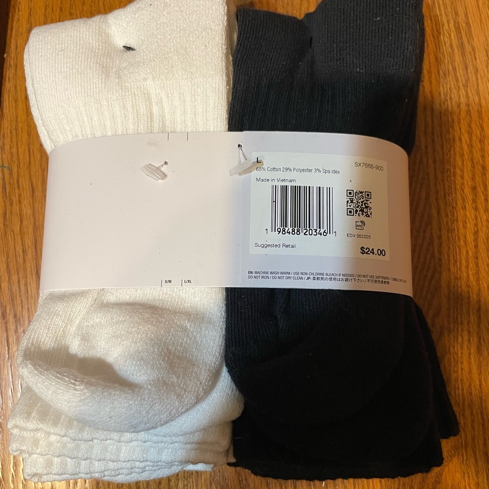 Nike Everyday Dri-FIT Crew Socks - Black & White Pack - Picture 2 of 2